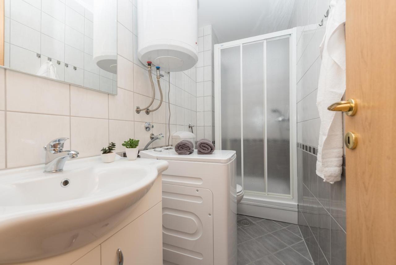 Deluxe 3 Bedroom Apartment With Sea View Baška Voda Eksteriør bilde