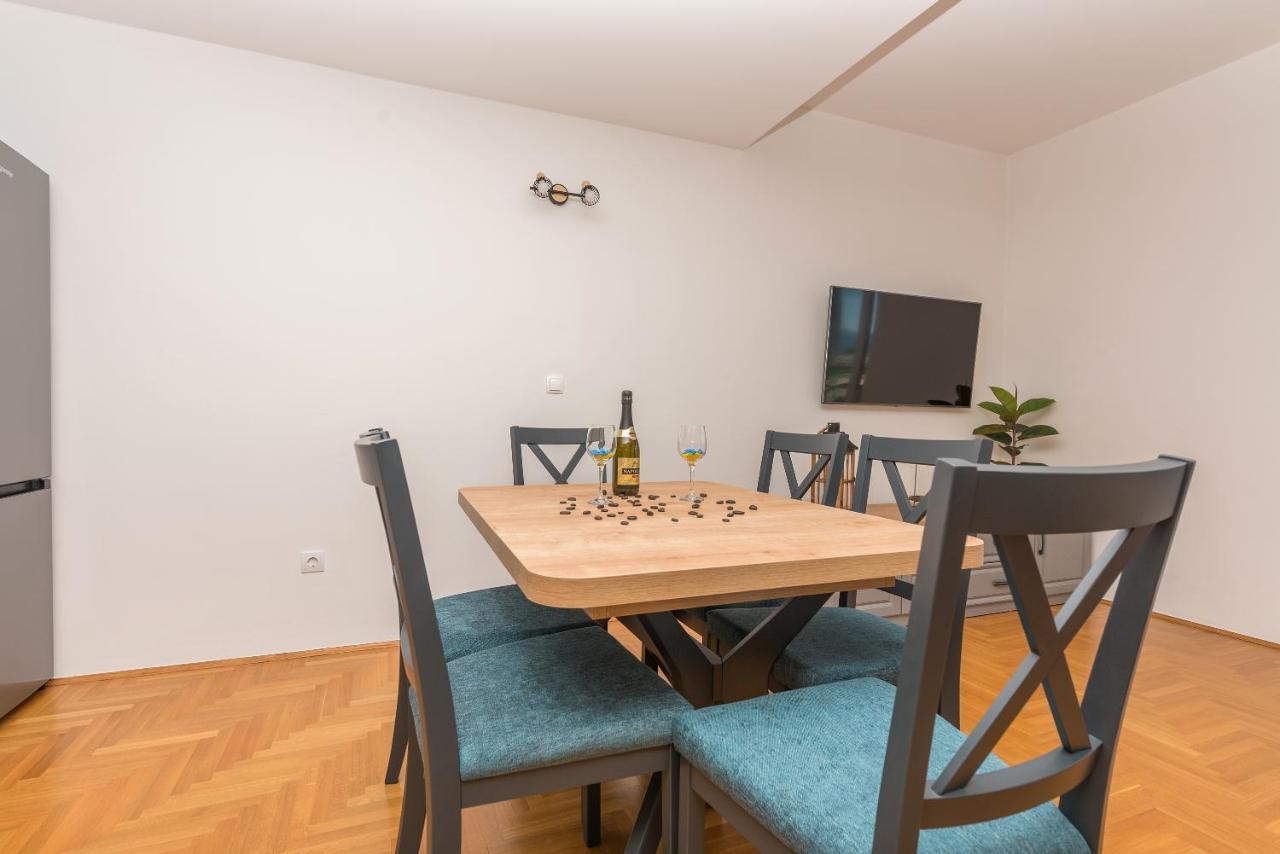 Deluxe 3 Bedroom Apartment With Sea View Baška Voda Eksteriør bilde