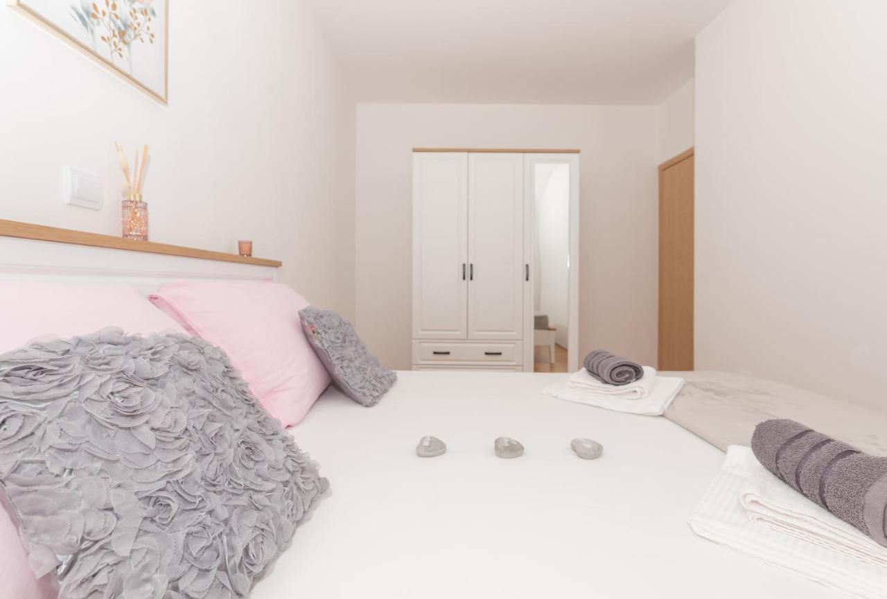 Deluxe 3 Bedroom Apartment With Sea View Baška Voda Eksteriør bilde
