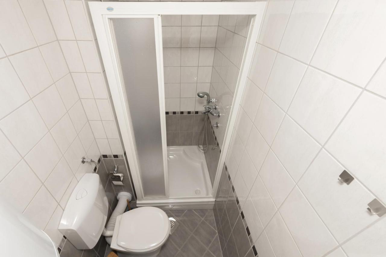 Deluxe 3 Bedroom Apartment With Sea View Baška Voda Eksteriør bilde