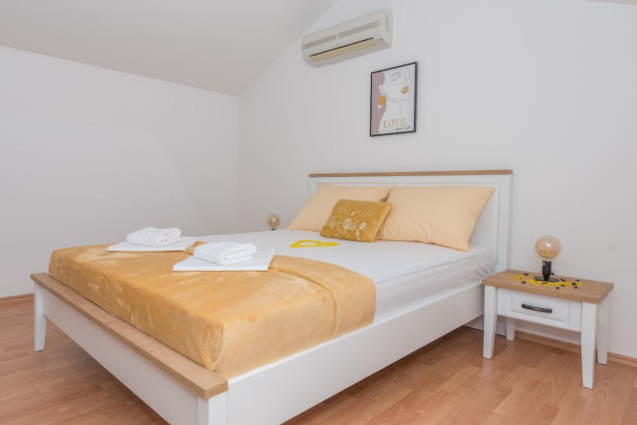 Deluxe 3 Bedroom Apartment With Sea View Baška Voda Eksteriør bilde