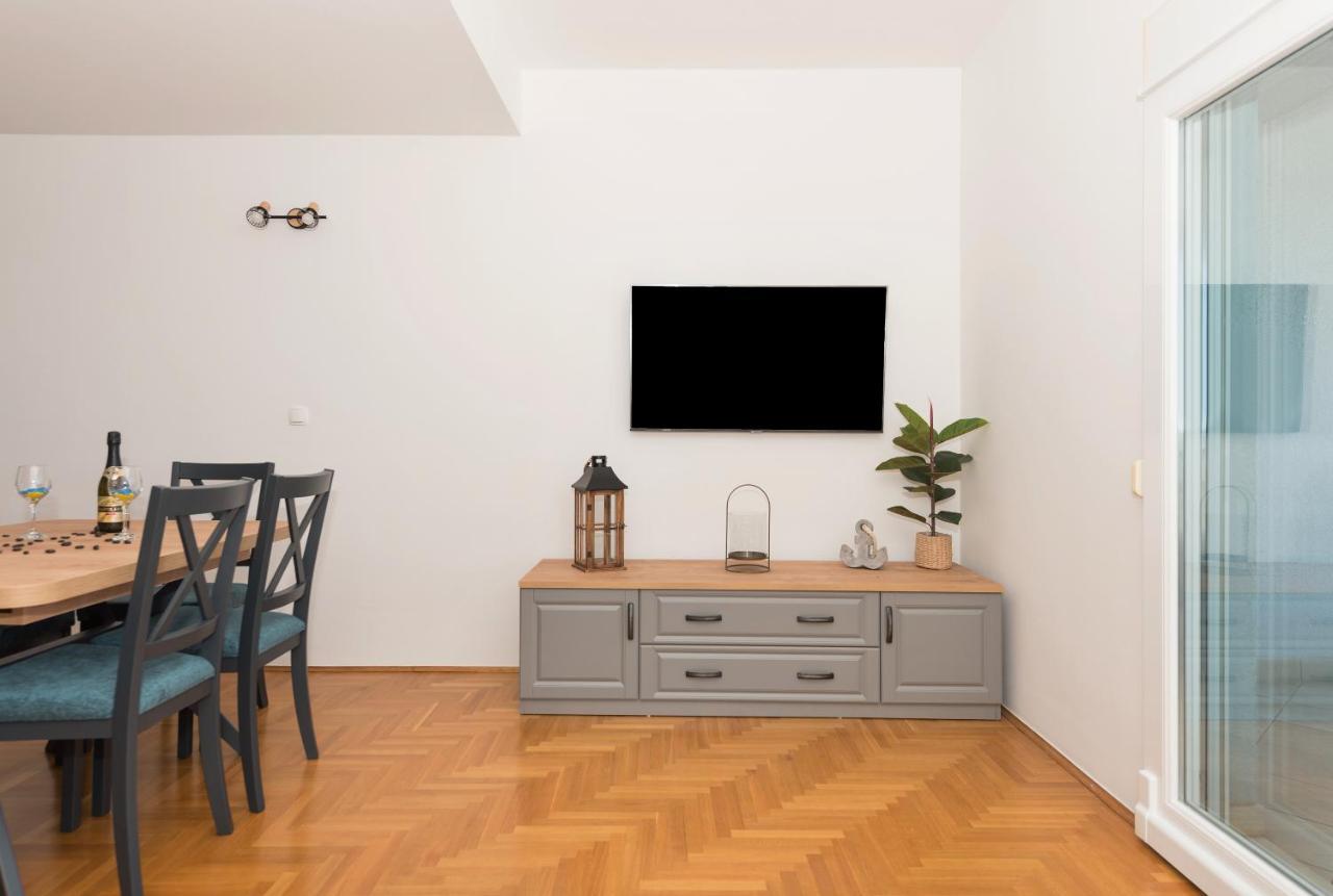 Deluxe 3 Bedroom Apartment With Sea View Baška Voda Eksteriør bilde