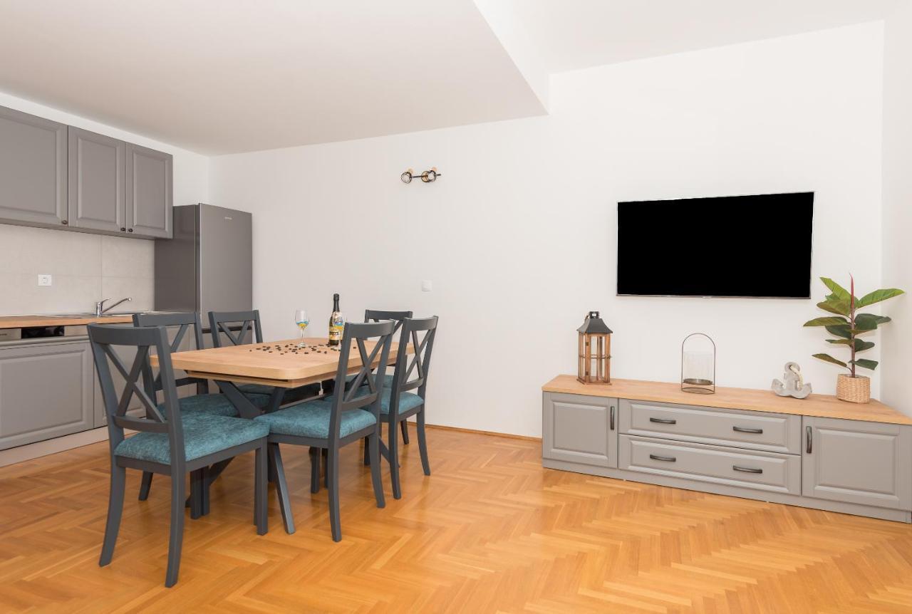 Deluxe 3 Bedroom Apartment With Sea View Baška Voda Eksteriør bilde