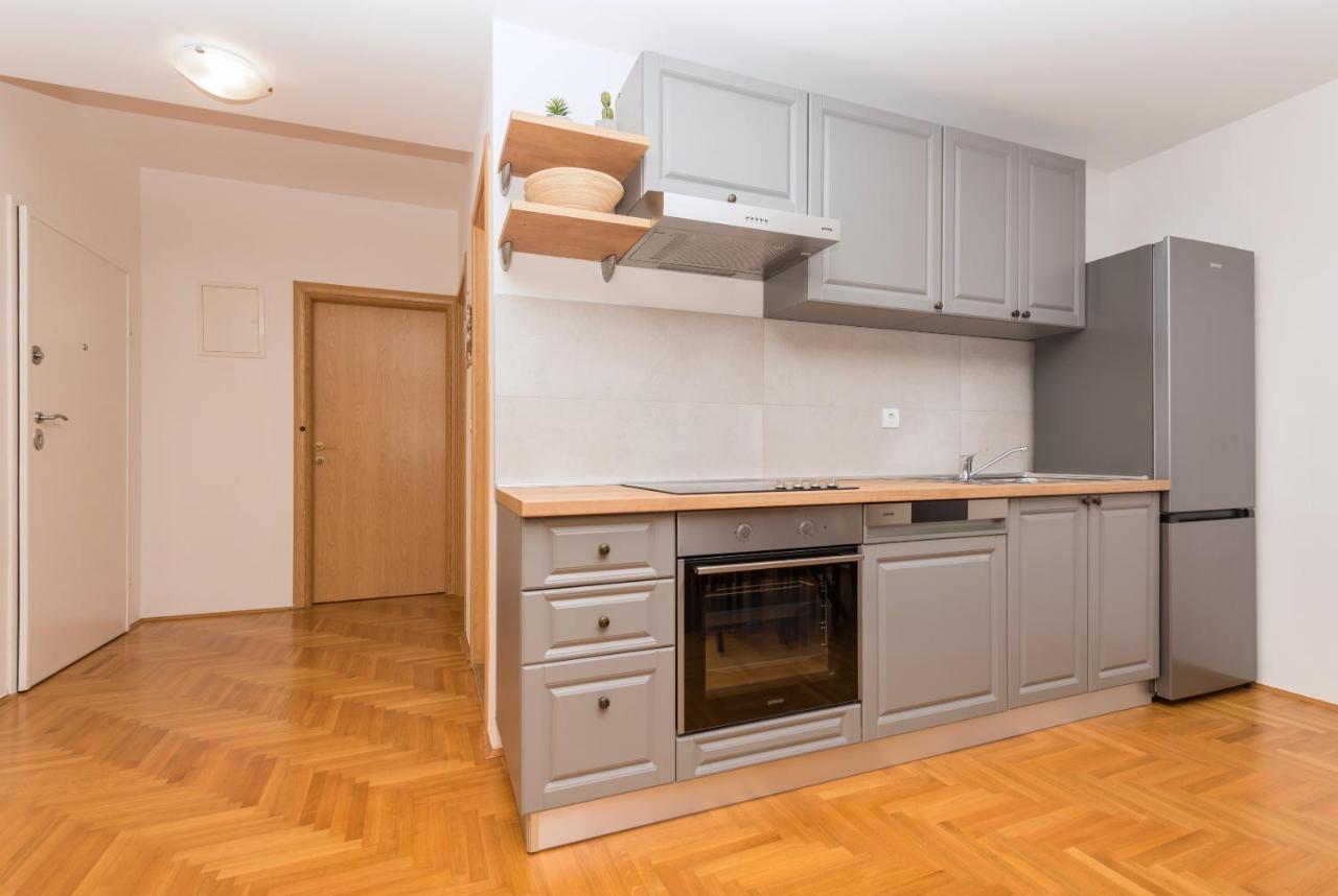 Deluxe 3 Bedroom Apartment With Sea View Baška Voda Eksteriør bilde