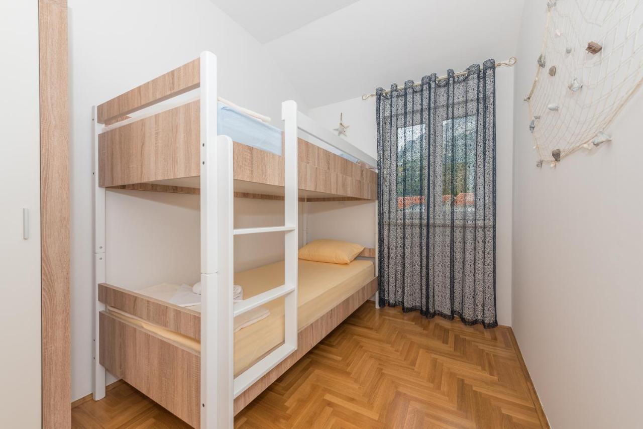 Deluxe 3 Bedroom Apartment With Sea View Baška Voda Eksteriør bilde