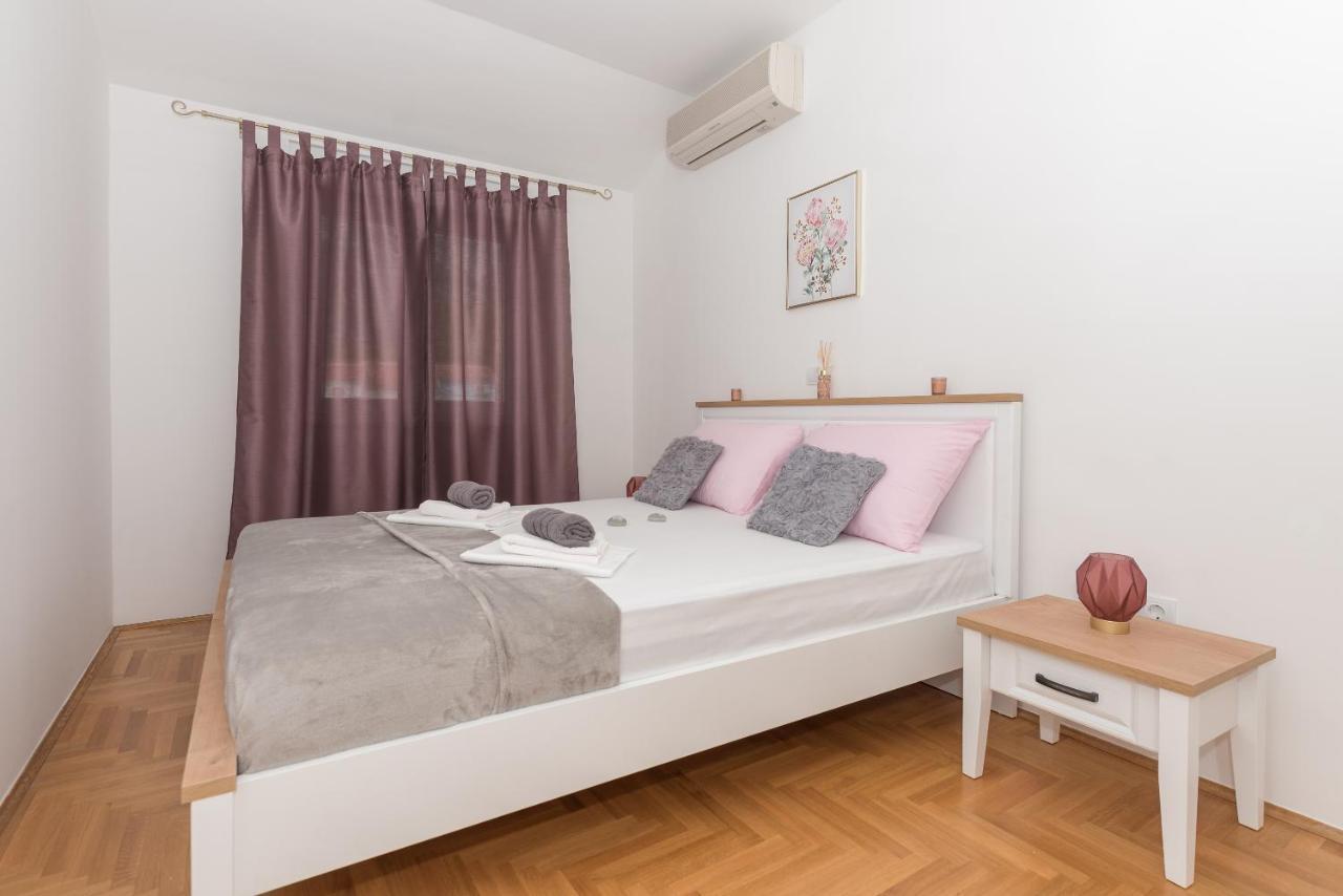 Deluxe 3 Bedroom Apartment With Sea View Baška Voda Eksteriør bilde